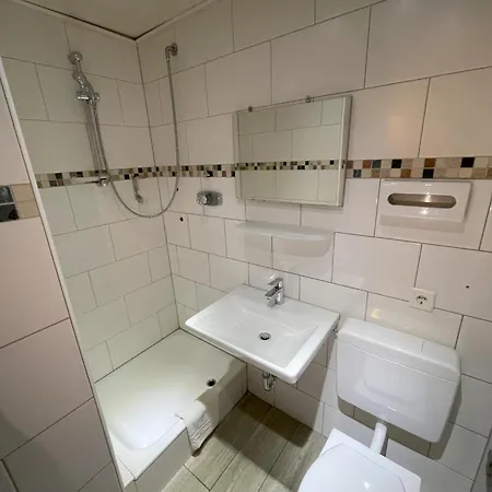 Feriehus Doppelzimmer Mit Balkon - Gastehaus Rossle 2